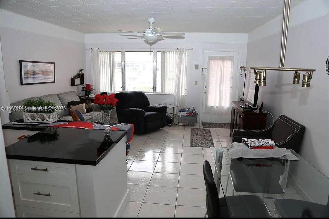 815 Southwest 10th Terrace, Unit 4V Hallandale Beach, FL 33009 - Photo 3 of 8