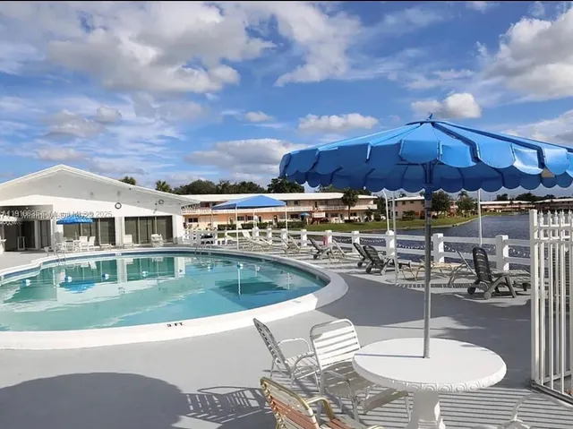 $1,150 | 815 Southwest 10th Terrace, Unit 4V, Hallandale Beach, FL 33009