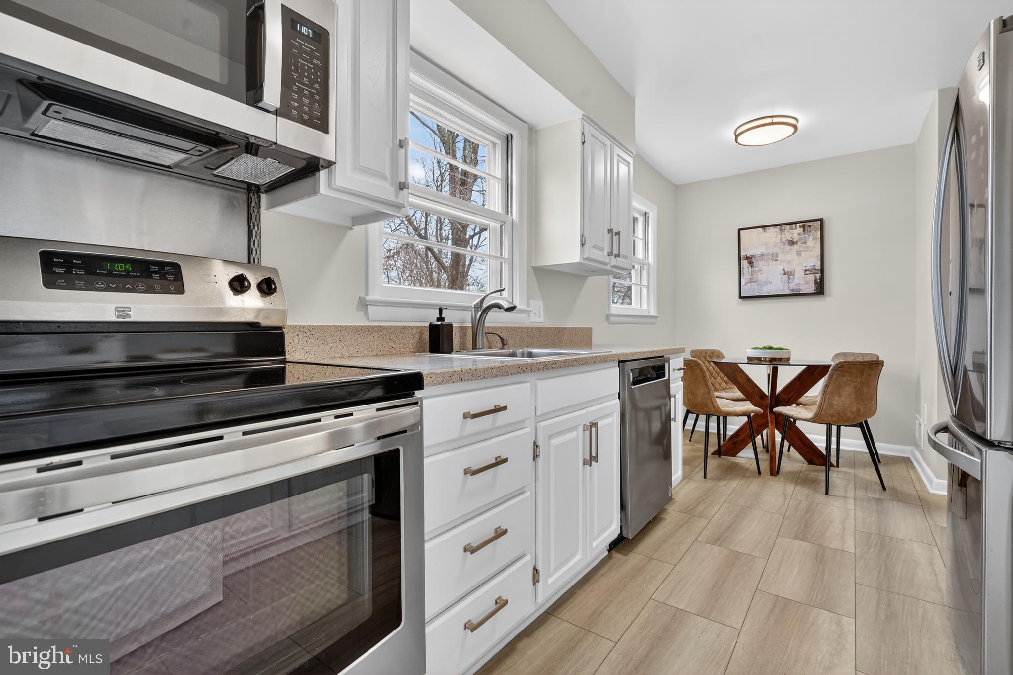 6312 Rockhurst Road Bethesda, MD 20817 - Photo 10 of 41 Kitchen & eat-in area