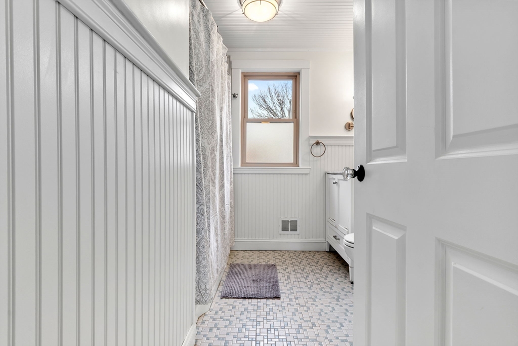 3 Rosedale Avenue Manchester, MA 01944 - Photo 11 of 39