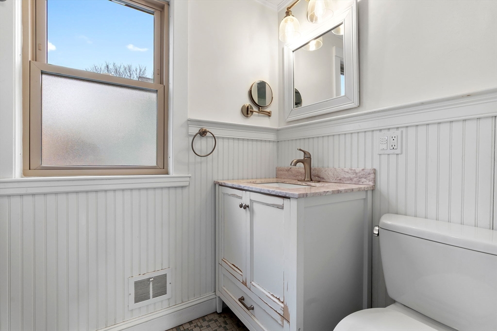 3 Rosedale Avenue Manchester, MA 01944 - Photo 12 of 39