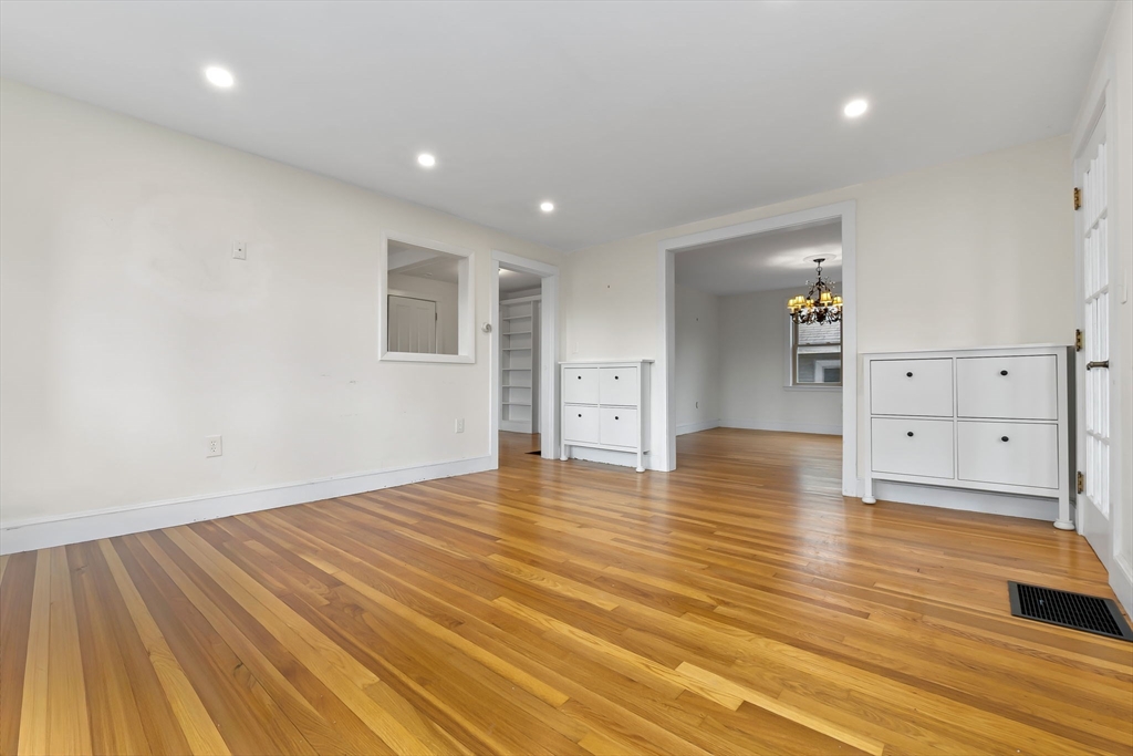 3 Rosedale Avenue Manchester, MA 01944 - Photo 16 of 39