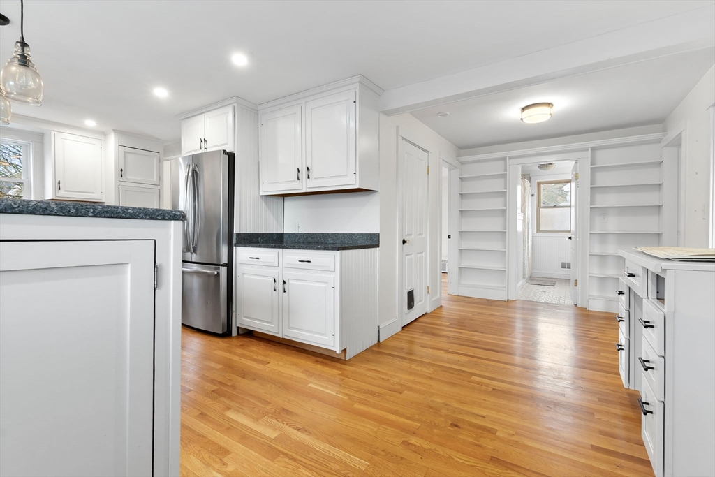 3 Rosedale Avenue Manchester, MA 01944 - Photo 5 of 39