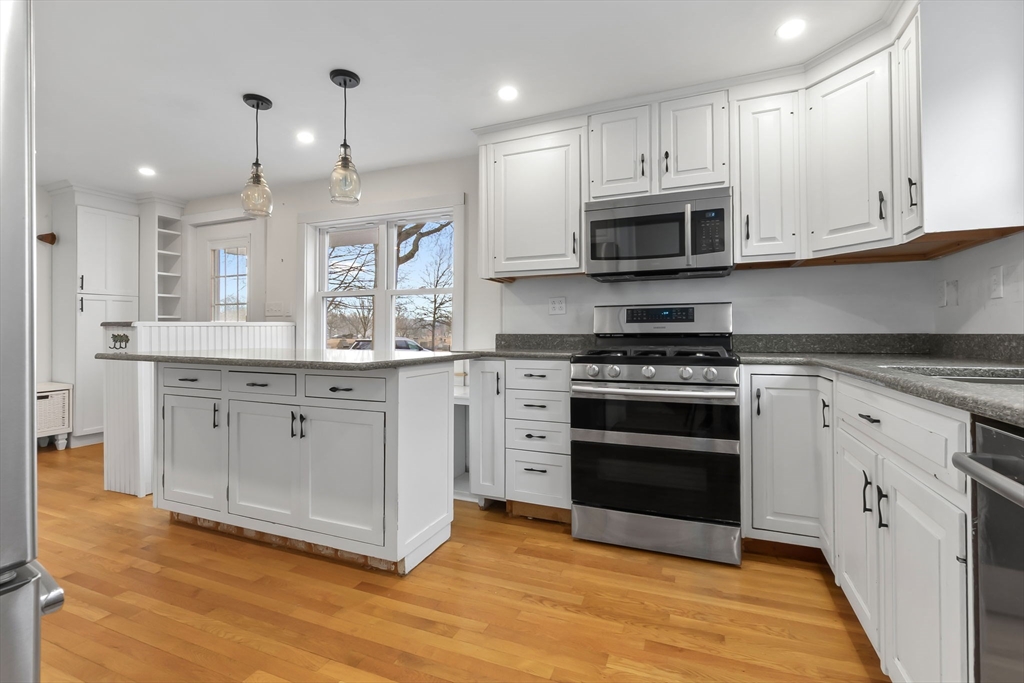 3 Rosedale Avenue Manchester, MA 01944 - Photo 6 of 39