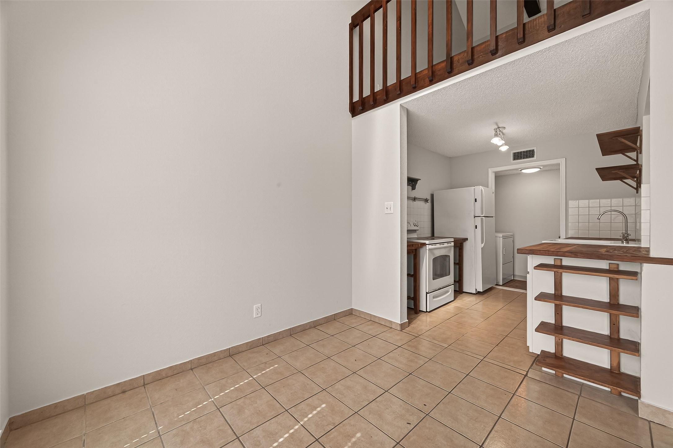 8483 Sands Point Drive Houston, TX 77036 - Photo 3 of 23