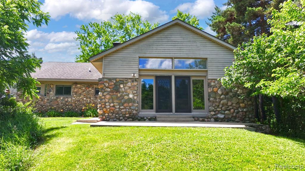 5370 Whipple Lake Road Clarkston, MI 48348 - Photo 41 of 51