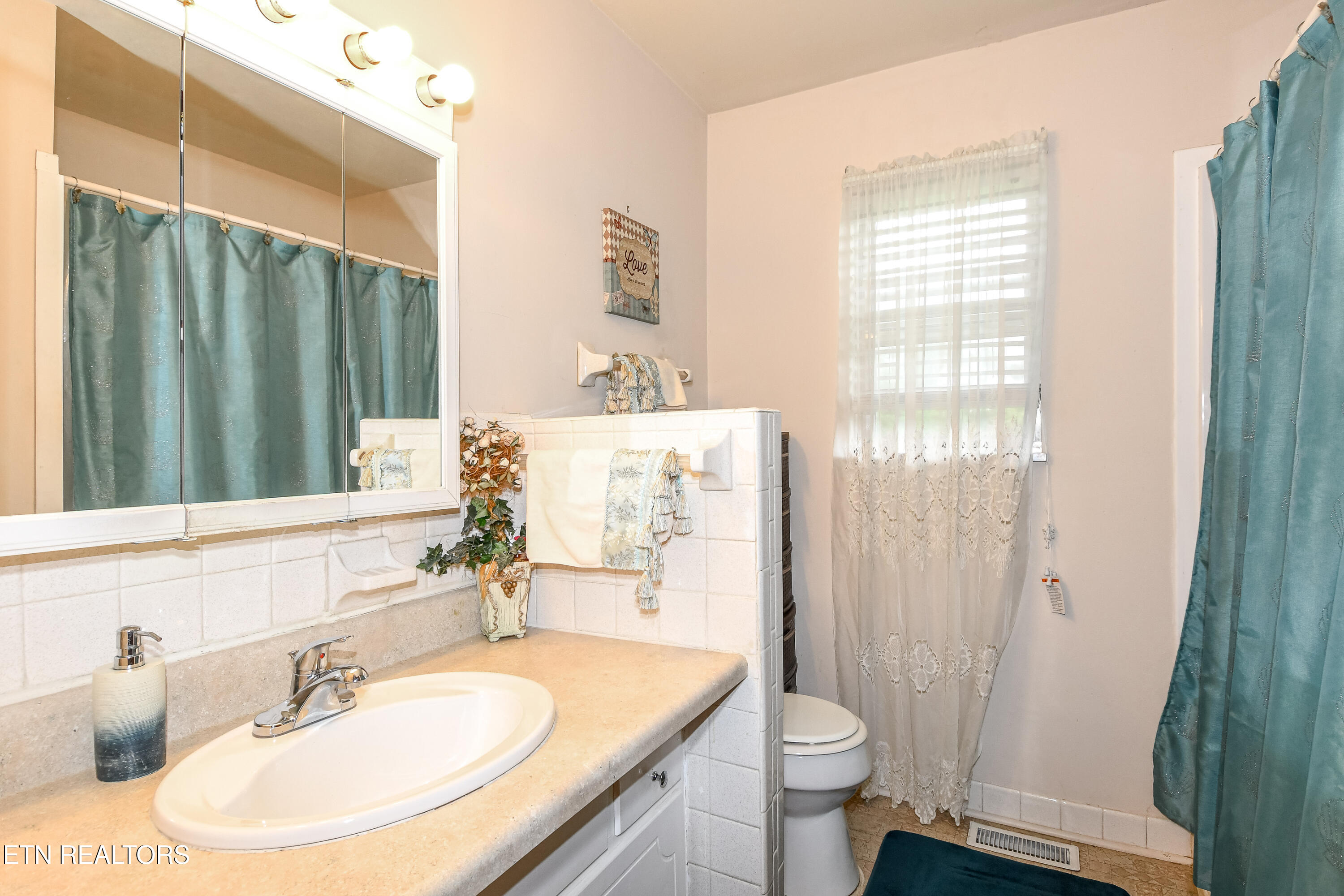9504 Bob Gray Road Knoxville, TN 37923 - Photo 20 of 46 DSC_6942