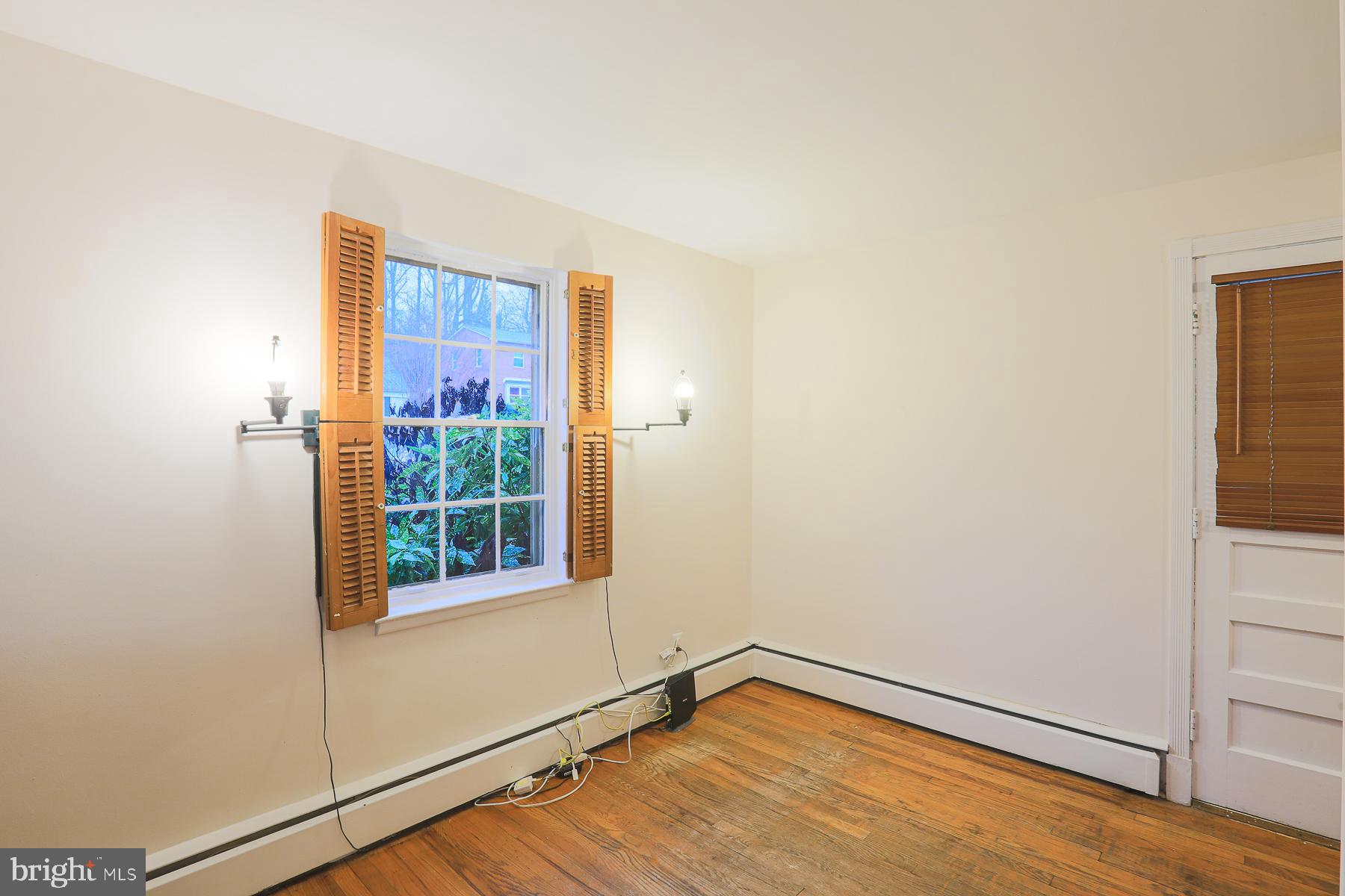 1010 Kingston Road Baltimore, MD 21208 - Photo 17 of 43 Dining room