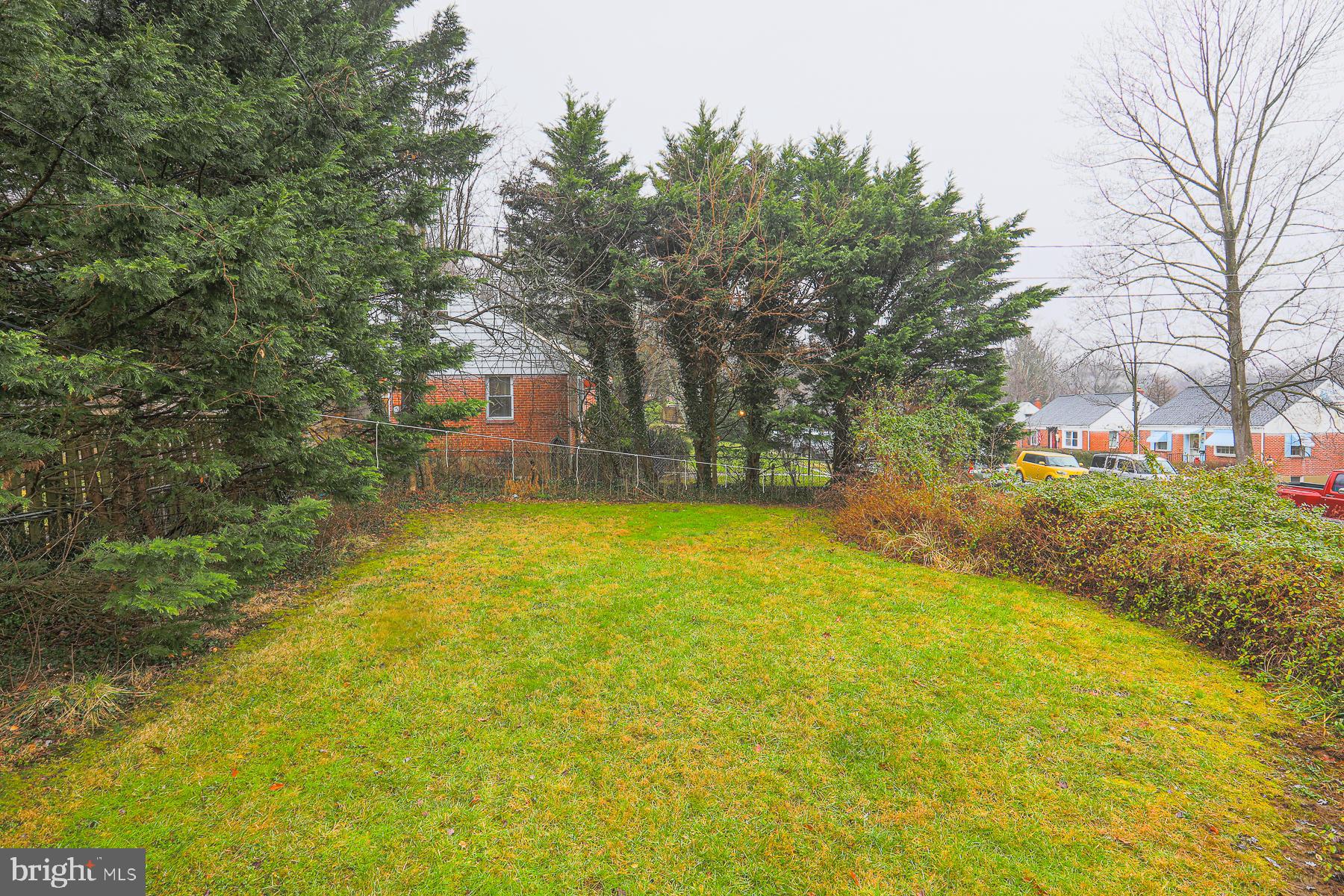 1010 Kingston Road Baltimore, MD 21208 - Photo 40 of 43 Level side yard