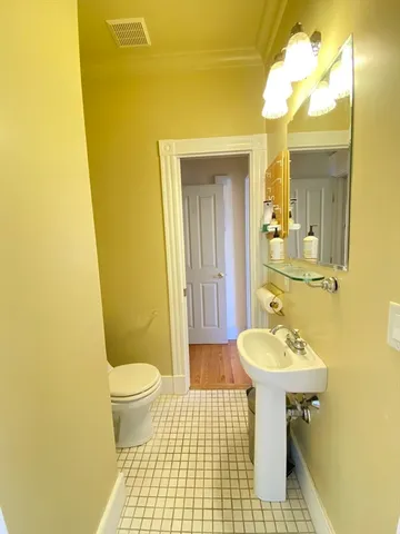 $6,000 | 61 Cedar Street, Unit U3, Cambridge, MA 02140