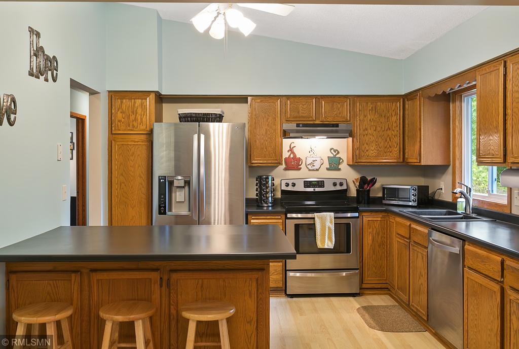 8587 Darnel Road Eden Prairie, MN 55347 - Photo 3 of 29 Gallery Image 3