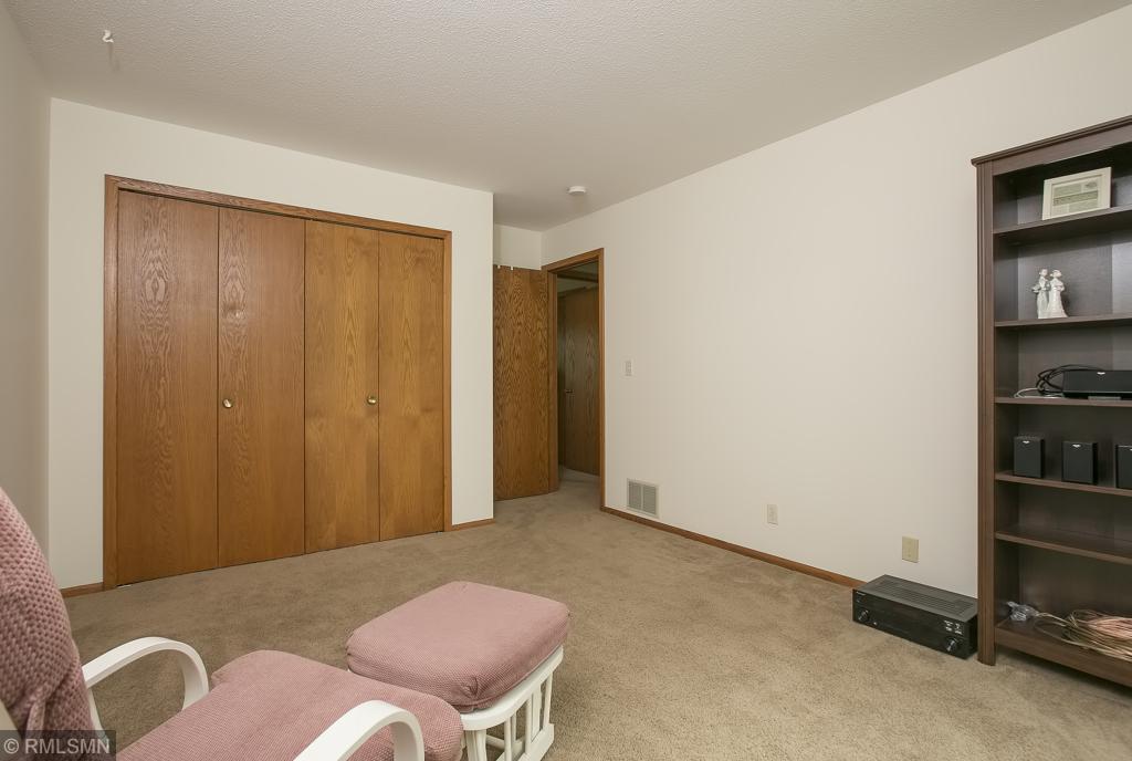 8587 Darnel Road Eden Prairie, MN 55347 - Photo 22 of 29 Gallery Image 22