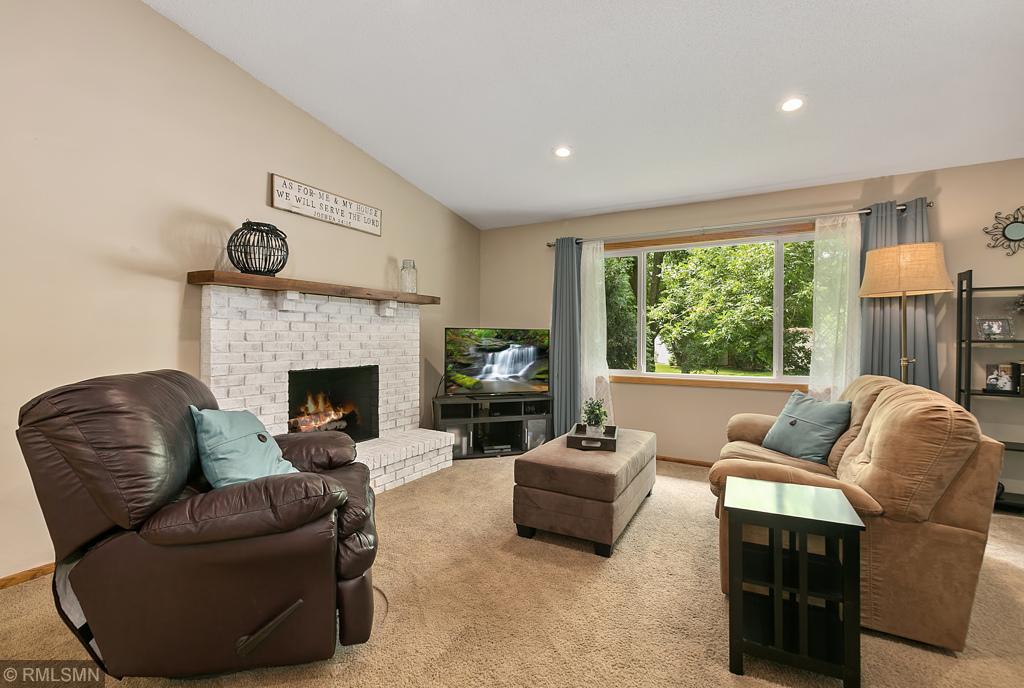 8587 Darnel Road Eden Prairie, MN 55347 - Photo 6 of 29 Gallery Image 6