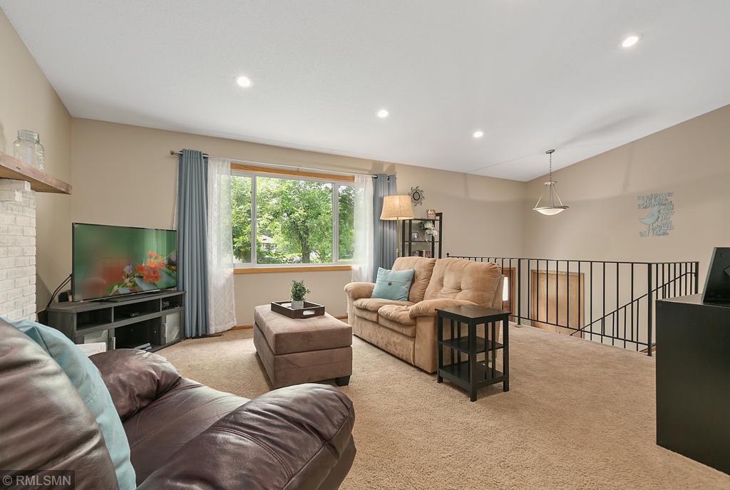 8587 Darnel Road Eden Prairie, MN 55347 - Photo 9 of 29 Gallery Image 9