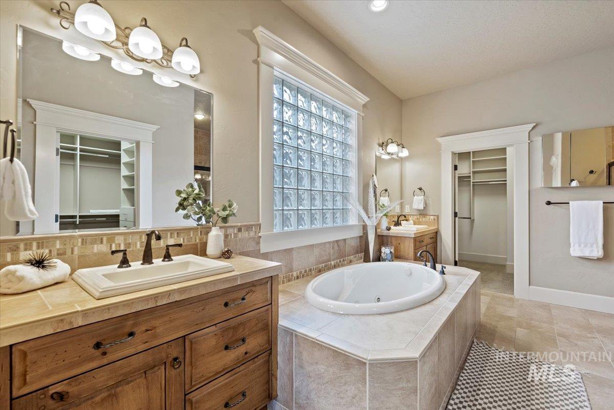 3137 South Abigail Way Boise, ID 83706 - Photo 17 of 41