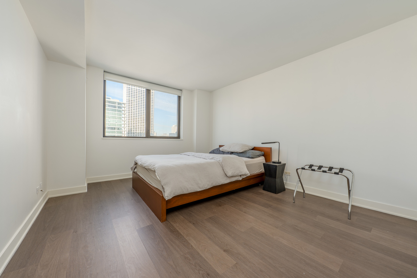 33 West Delaware Place, Unit 16K Chicago, IL 60610 - Photo 7 of 12