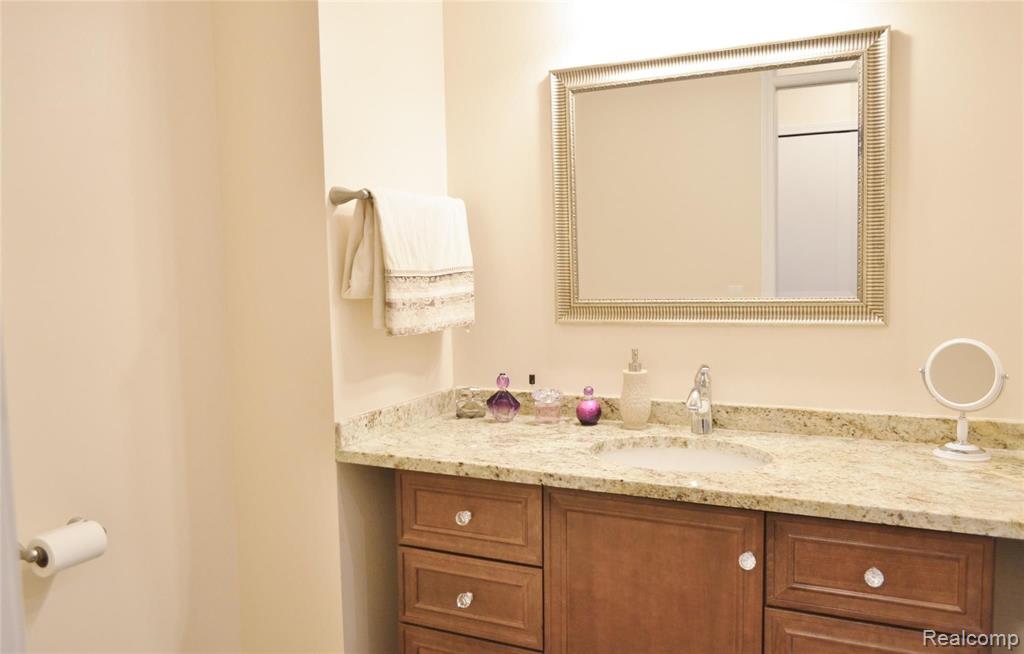 29602 Middlebelt Road, Unit 2801 Farmington Hills, MI 48334 - Photo 21 of 42