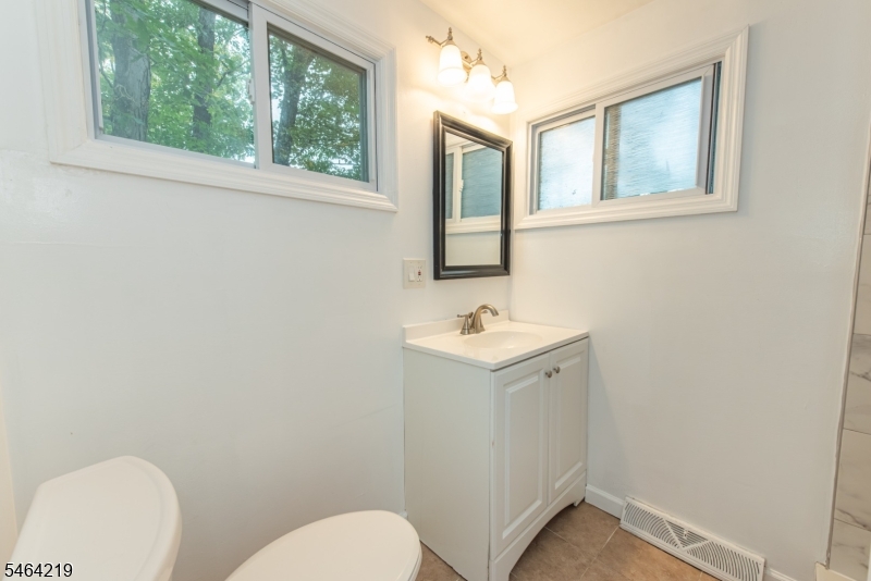 8 Weaver House Cove Road Andover, NJ 07821 - Photo 8 of 20 Gallery Image 8