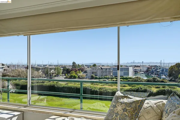 $519,000 | 1300 Quarry Court, Unit 209, Richmond, CA 94801