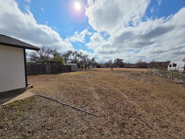 $2,200 | 1625 North Street, Kerrville, TX 78028