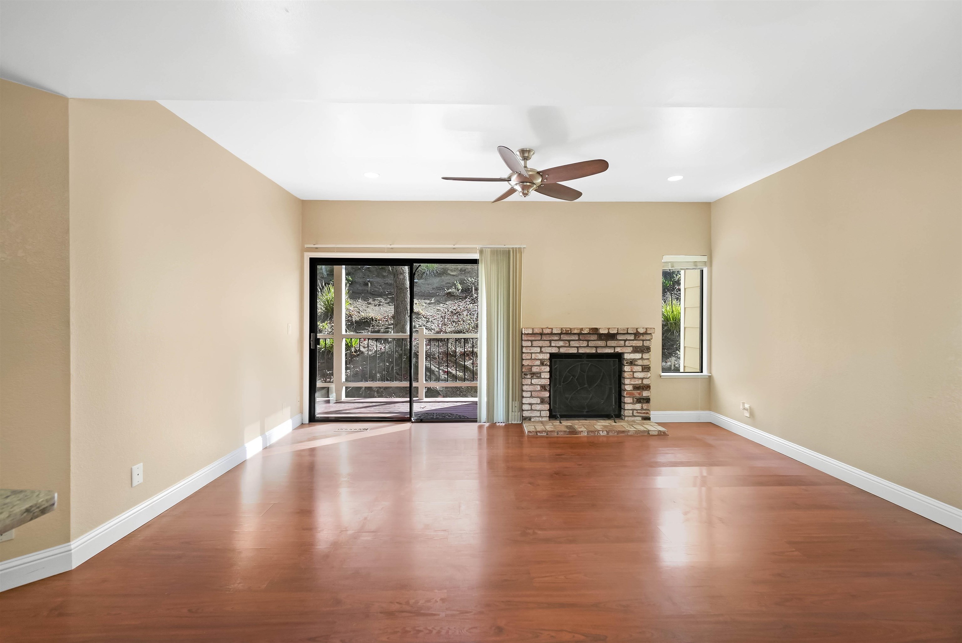 2436 Sebastopol Lane, Unit 2 Hayward, CA 94542 - Photo 6 of 31