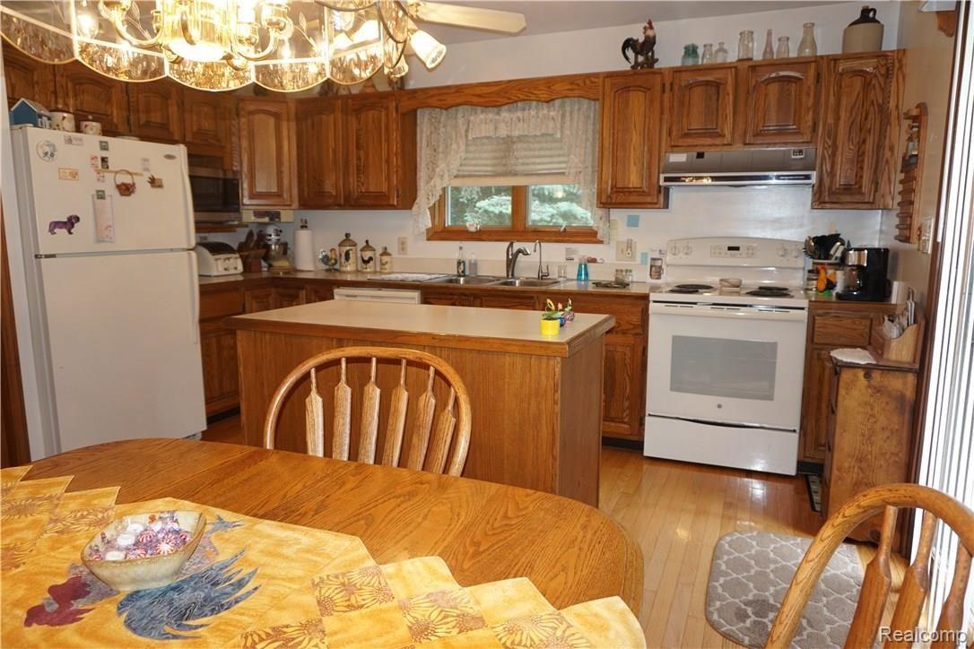 880 North Kellogg Road Howell, MI 48843 - Photo 7 of 23 DSC01521.JPG