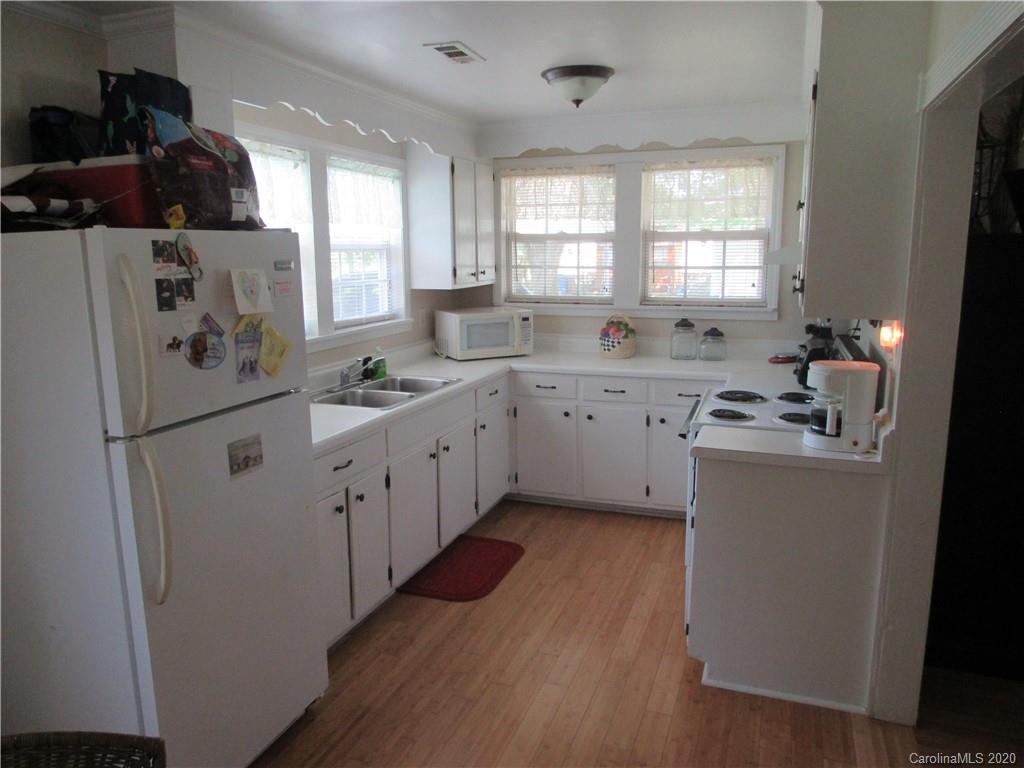 910 Cleveland Avenue Grover, NC 28073 - Photo 2 of 15 Gallery Image 2