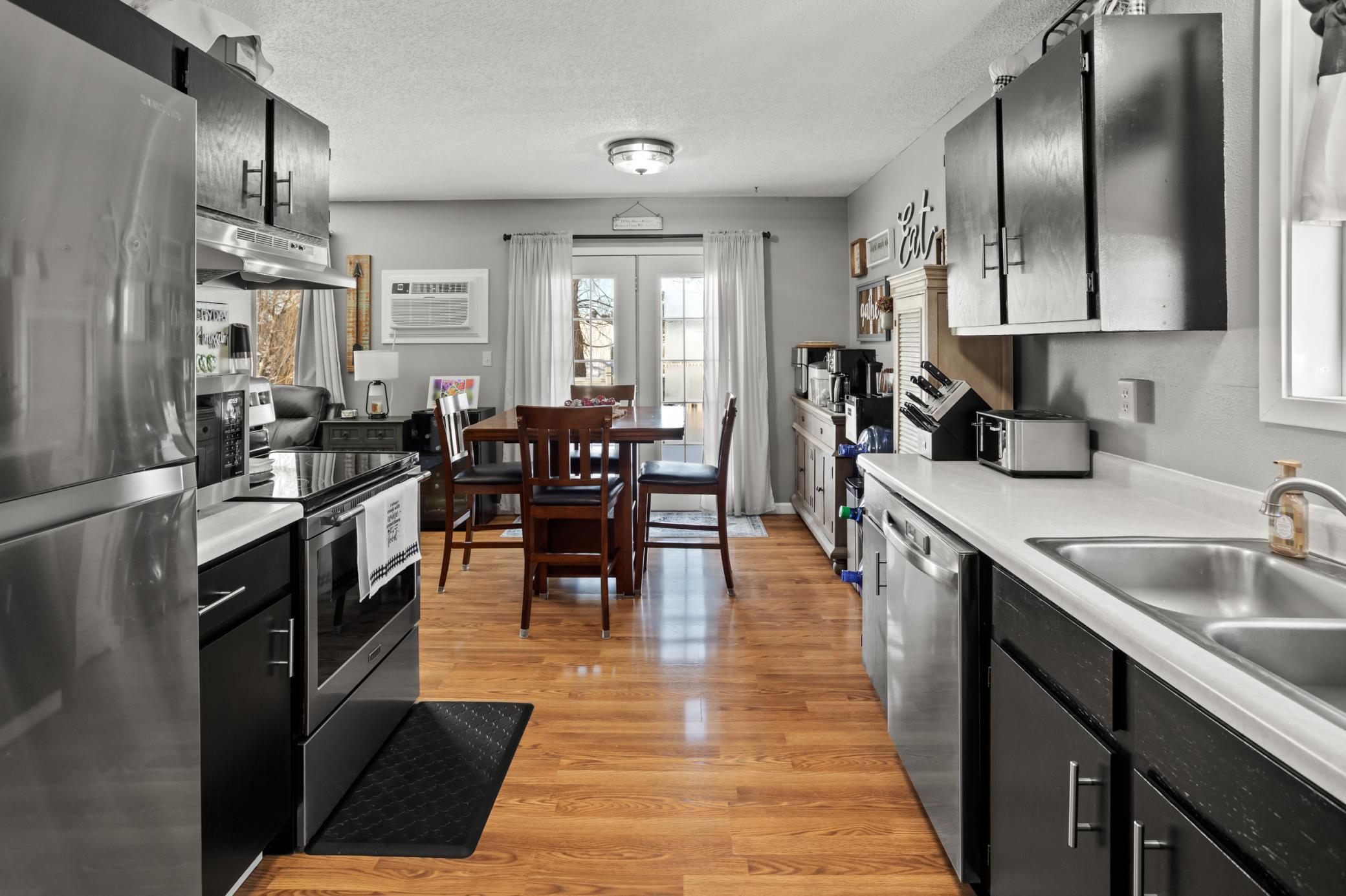 422 5th Avenue North Mapleton, ND 58059 - Photo 4 of 36