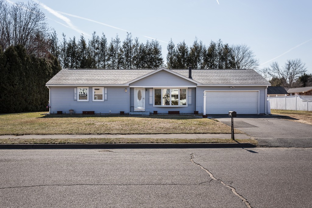 135 Country Road Agawam, MA 01001 - Photo 1 of 30 Gallery Image 1