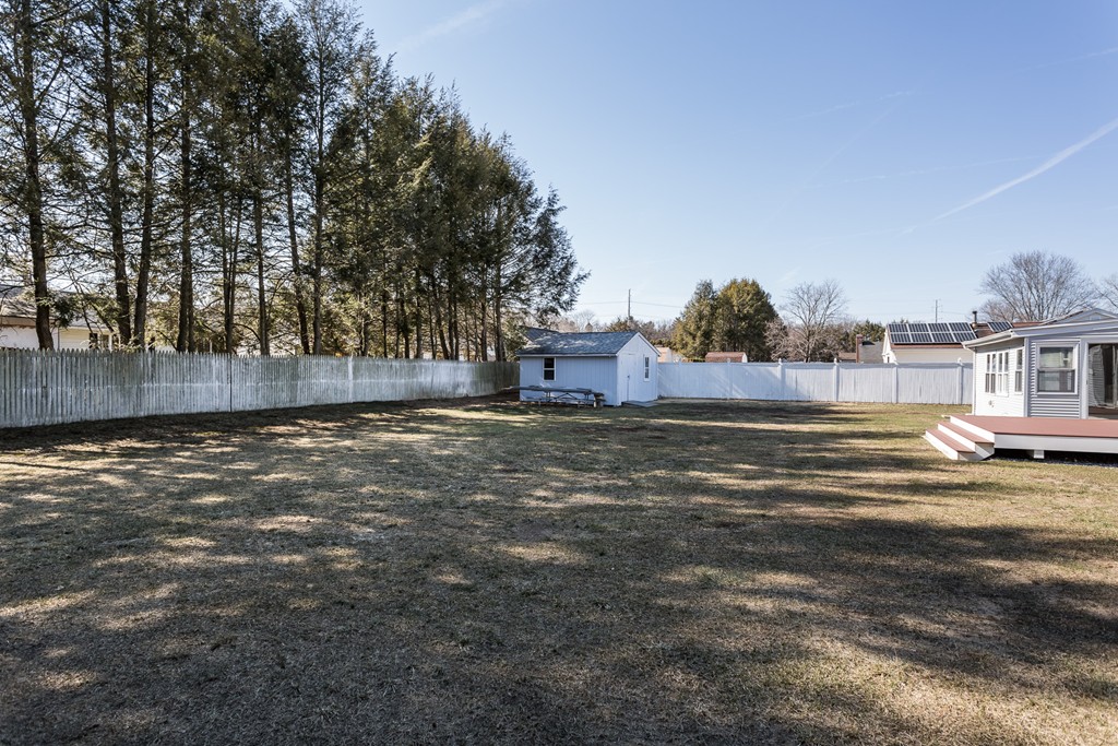 135 Country Road Agawam, MA 01001 - Photo 6 of 30 Gallery Image 6
