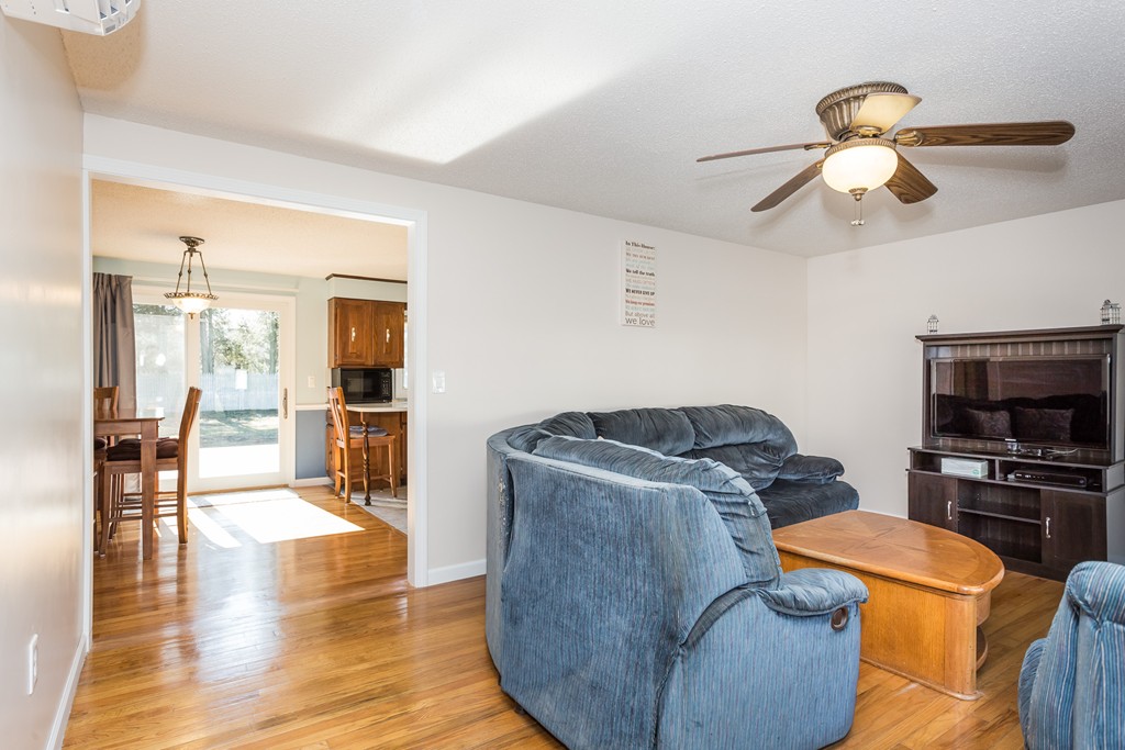 135 Country Road Agawam, MA 01001 - Photo 9 of 30 Gallery Image 9