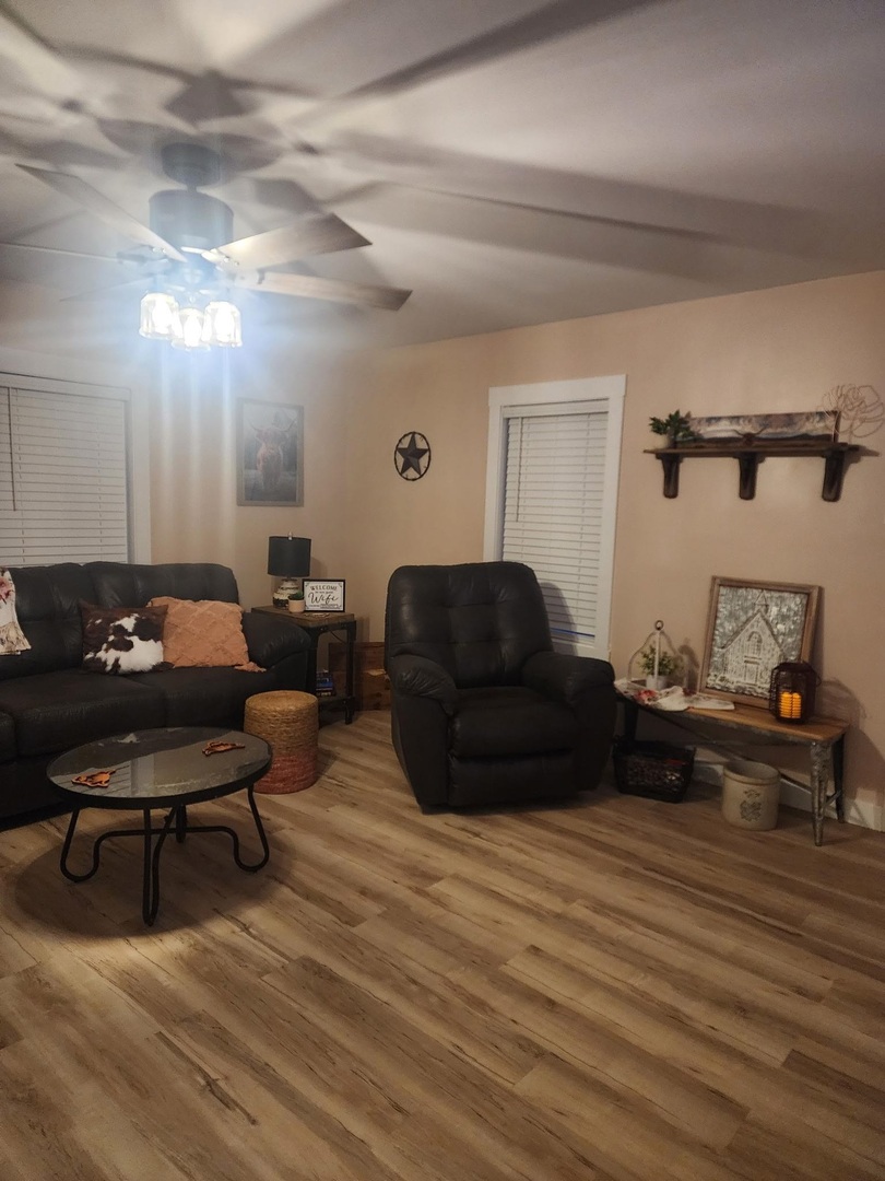 8350 Highway 147 Simpson, IL 62985 - Photo 5 of 23 a living room with furniture and a wooden floor