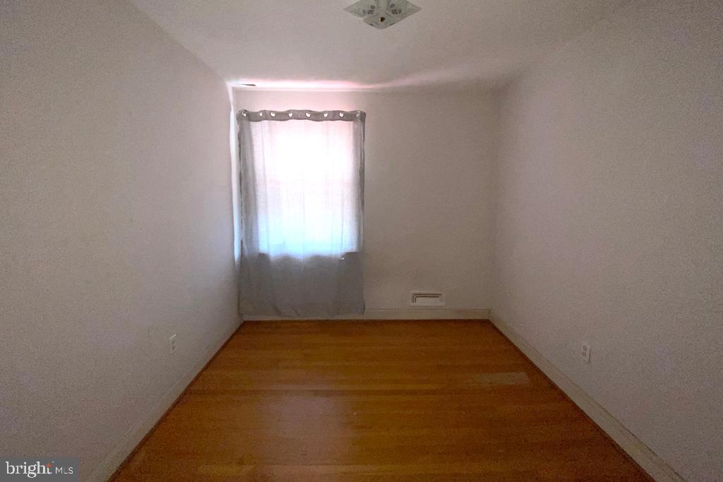1610 Ingram Road Baltimore, MD 21239 - Photo 11 of 14