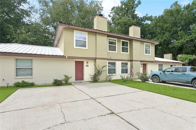 $215,000 | 704 Colbert Street, Unit B, Mandeville, LA 70448