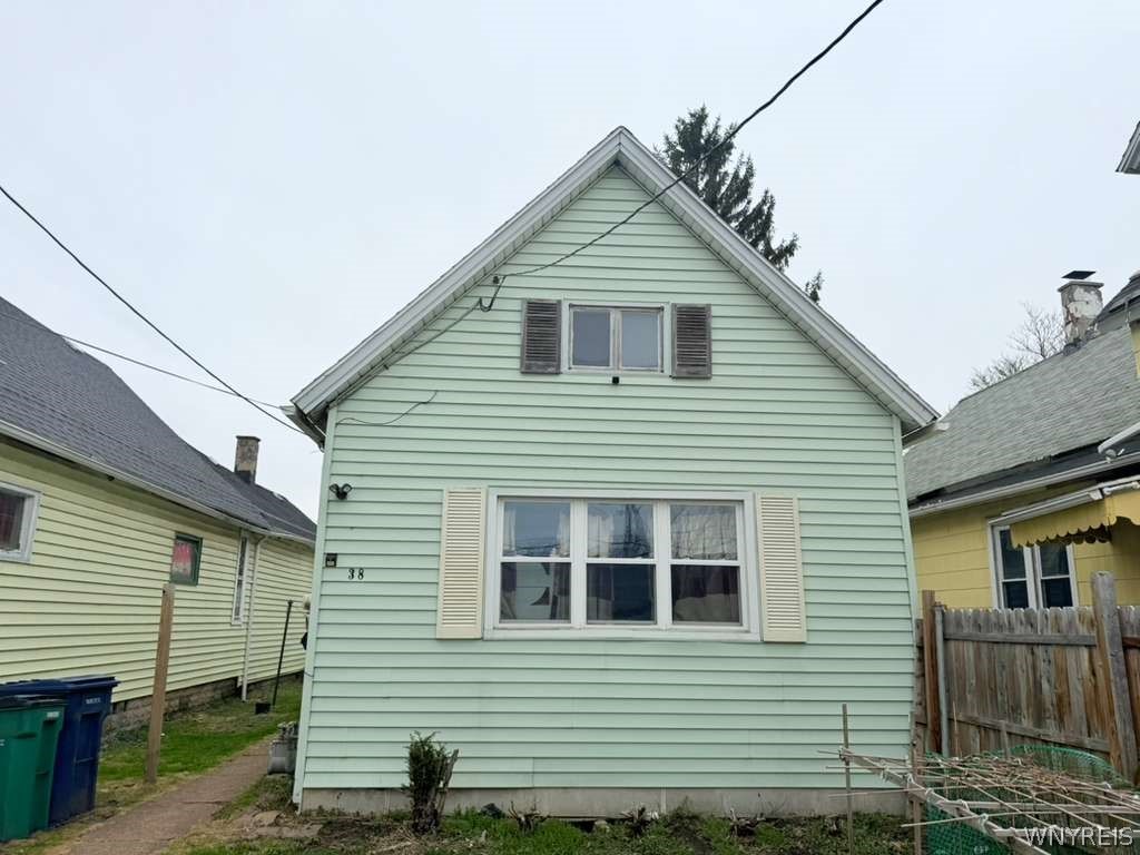 38 Lathrop Street Buffalo, NY 14212 - Photo 1 of 16