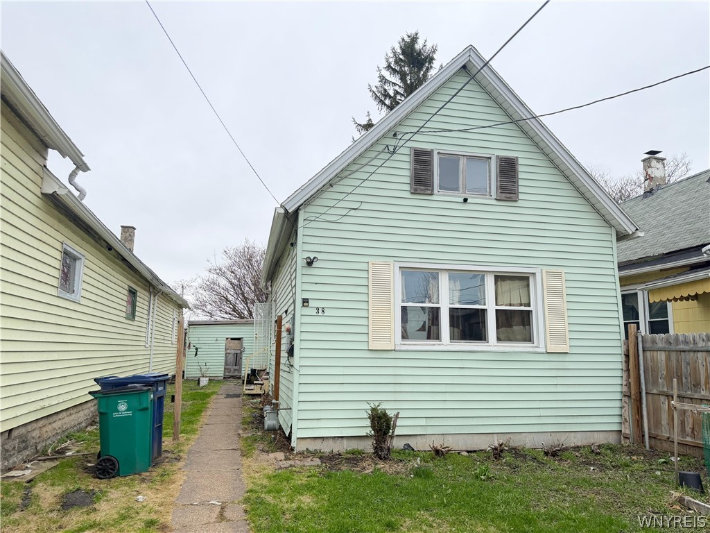 38 Lathrop Street Buffalo, NY 14212 - Photo 2 of 16