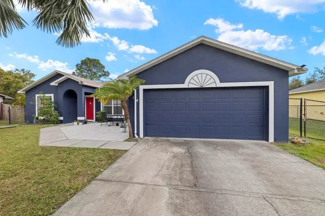 $385,000 | 314 Southwest De Gouvea Terrace, Port St. Lucie, FL 34984