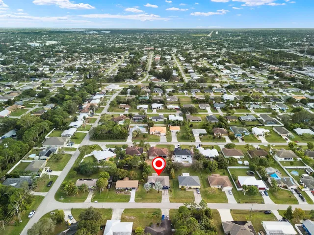 $385,000 | 314 Southwest De Gouvea Terrace, Port St. Lucie, FL 34984