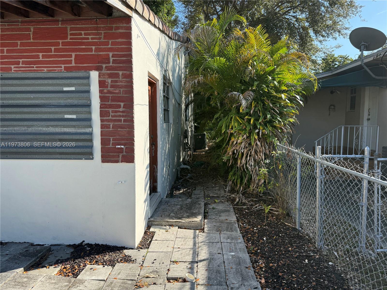 2750 Southwest 26th Street Miami, FL 33133 - Photo 8 of 17