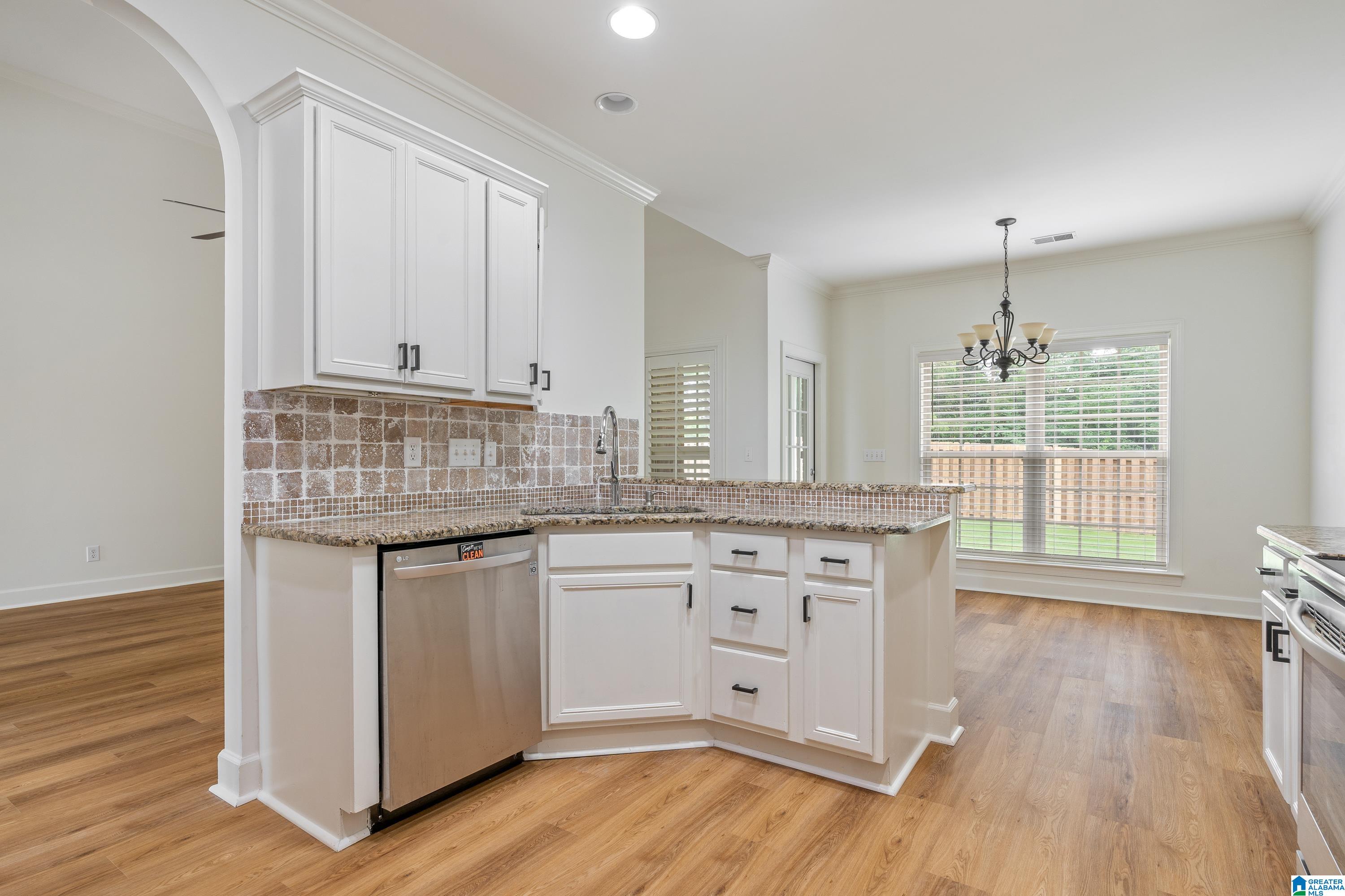 310 Tanglewood Circle Alabaster, AL 35007 - Photo 9 of 41