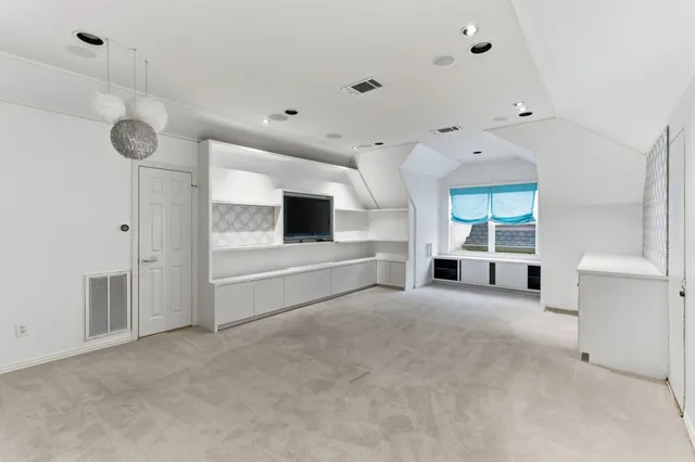 $1,899,000 | 4525 Braeburn Drive, Bellaire, TX 77401