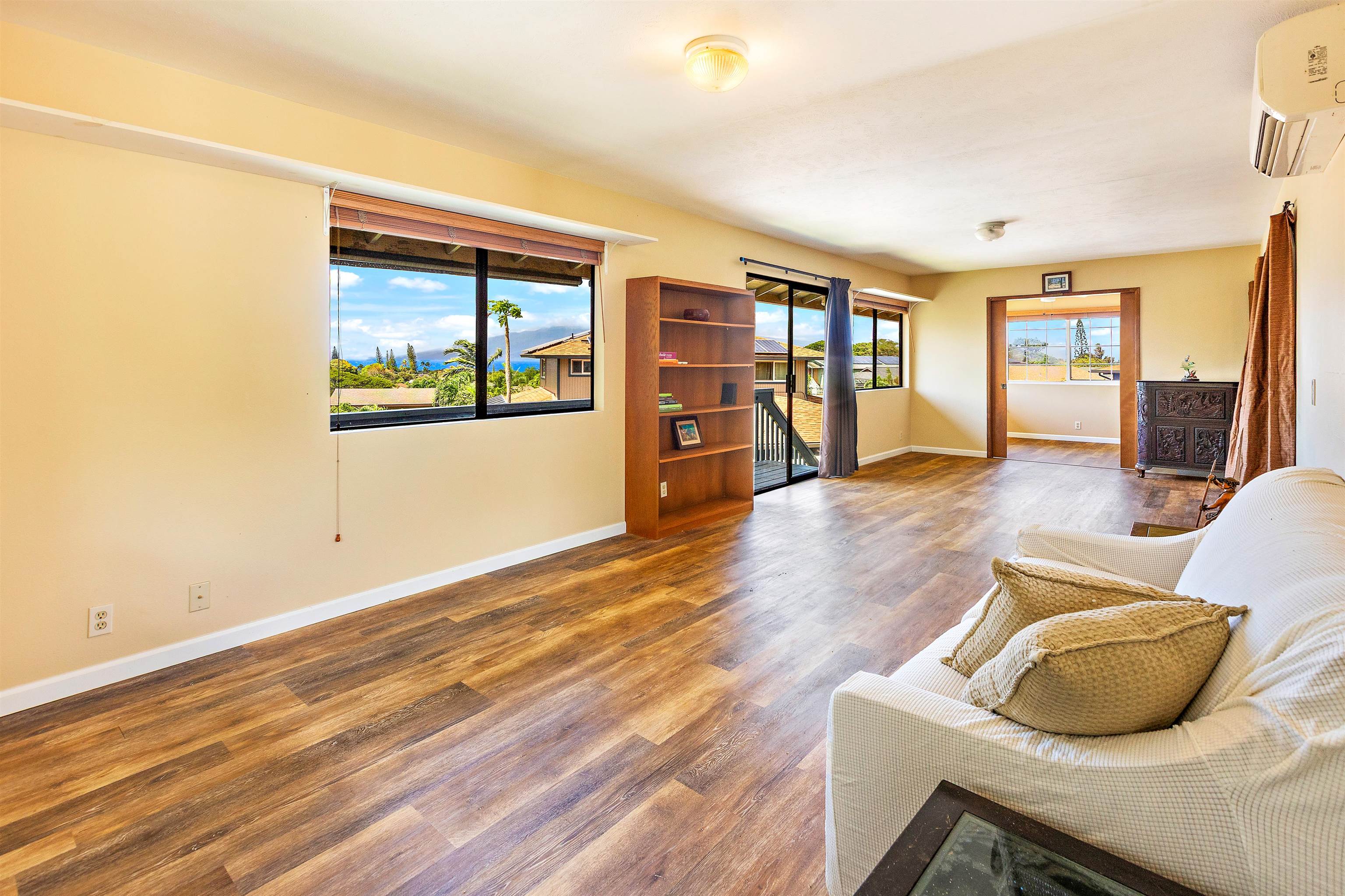 31 Pualu Loop Lahaina, HI 96761 - Photo 11 of 40 a living room with furniture and a wooden floor