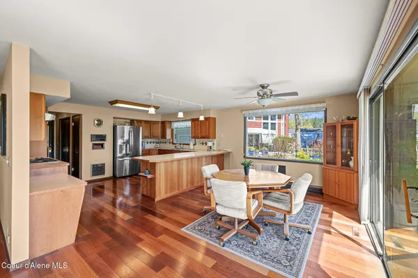 $585,000 | 301 Woodland Drive, Pinehurst, ID 83850