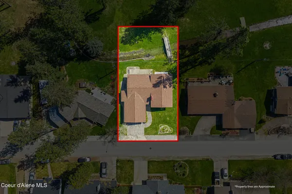 $585,000 | 301 Woodland Drive, Pinehurst, ID 83850