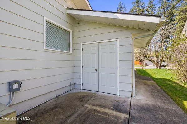 $585,000 | 301 Woodland Drive, Pinehurst, ID 83850