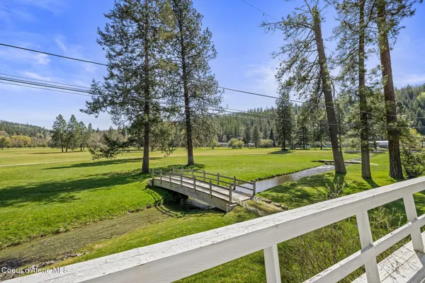 $585,000 | 301 Woodland Drive, Pinehurst, ID 83850