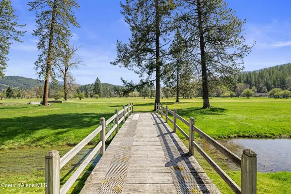 $585,000 | 301 Woodland Drive, Pinehurst, ID 83850