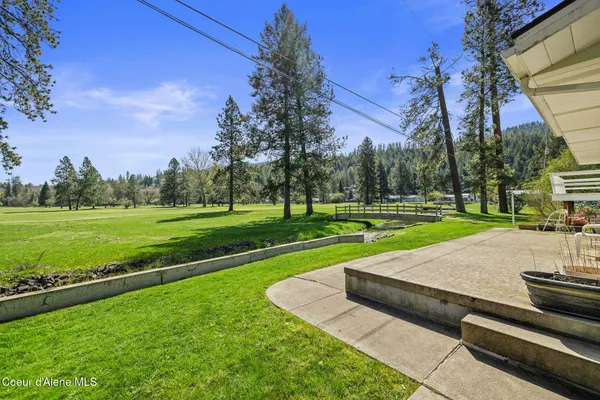 $585,000 | 301 Woodland Drive, Pinehurst, ID 83850