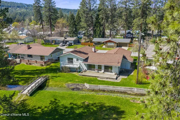 $585,000 | 301 Woodland Drive, Pinehurst, ID 83850