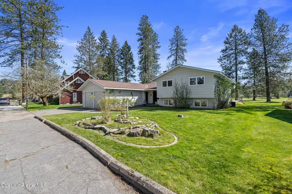 $585,000 | 301 Woodland Drive, Pinehurst, ID 83850
